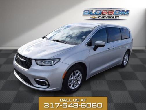 2023 Chrysler Pacifica Touring