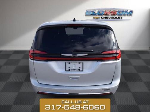 2023 Chrysler Pacifica Touring