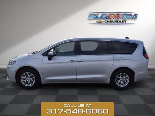 2023 Chrysler Pacifica Touring