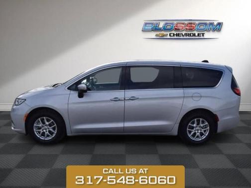 2023 Chrysler Pacifica Touring