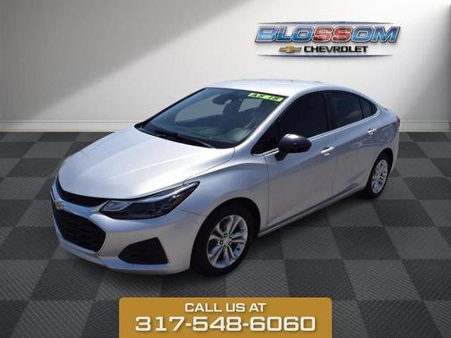 Silver Ice Metallic 2019 Chevrolet Cruze LT