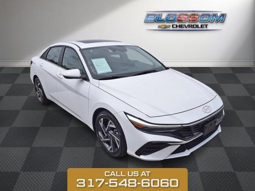 White 2025 Hyundai ELANTRA SEL Convenience