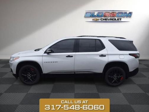 Silver Ice Metallic 2021 Chevrolet Traverse Premier