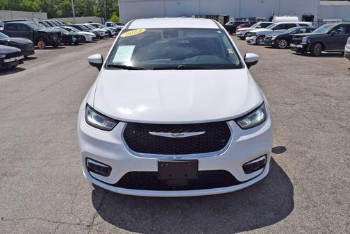 Bright White Clearcoat 2023 Chrysler Pacifica Touring-L
