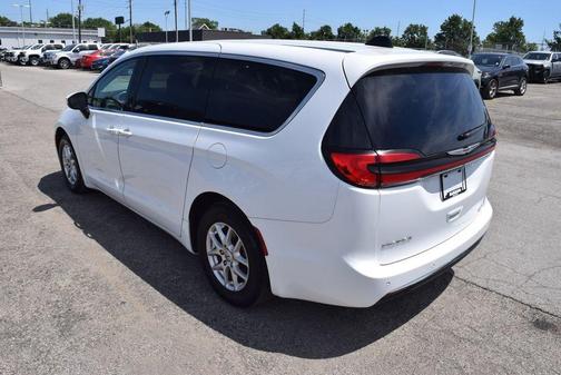 Bright White Clearcoat 2023 Chrysler Pacifica Touring-L
