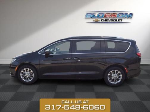 2021 Chrysler Pacifica Touring-L