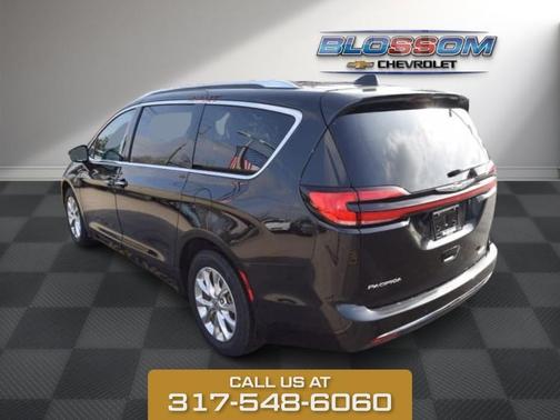 2021 Chrysler Pacifica Touring-L