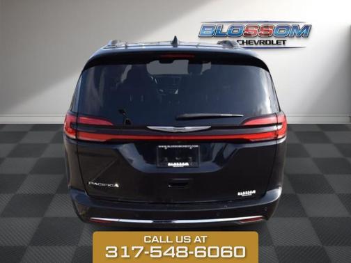 2021 Chrysler Pacifica Touring-L