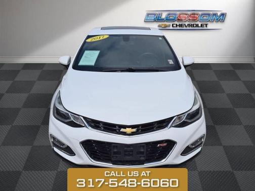 Summit White 2017 Chevrolet Cruze LT