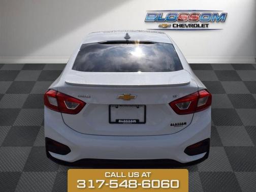 Summit White 2017 Chevrolet Cruze LT