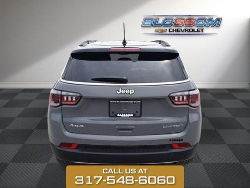 Sting Gray Clearcoat 2023 Jeep Compass Limited