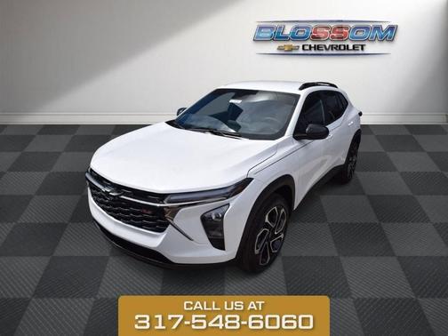 Summit White 2026 Chevrolet Trax 2RS