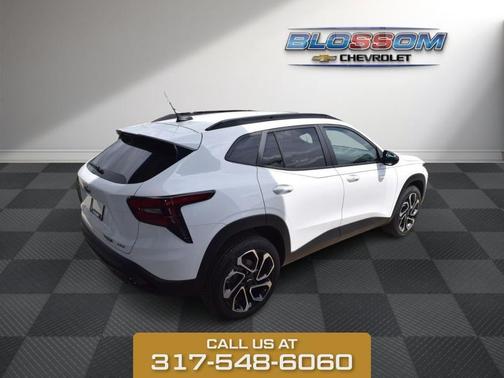 Summit White 2026 Chevrolet Trax 2RS