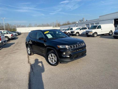 Diamond Black 2025 Jeep Compass Latitude
