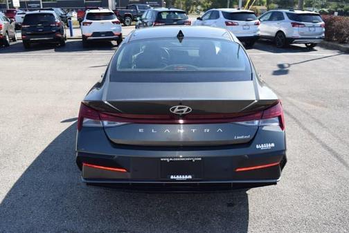 2024 Hyundai ELANTRA Limited
