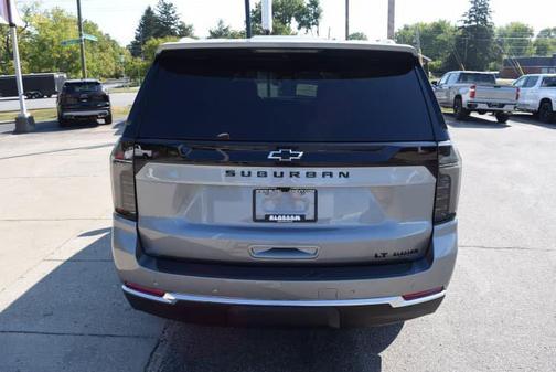 2026 Chevrolet Suburban LT