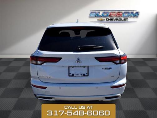 2024 Mitsubishi Outlander SE