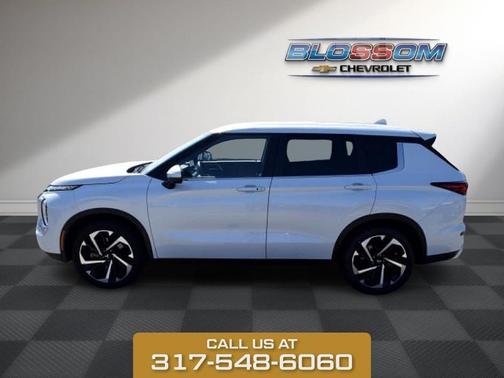 2024 Mitsubishi Outlander SE