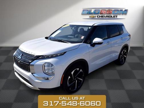 2024 Mitsubishi Outlander SE
