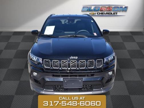 Diamond Black 2025 Jeep Compass Latitude