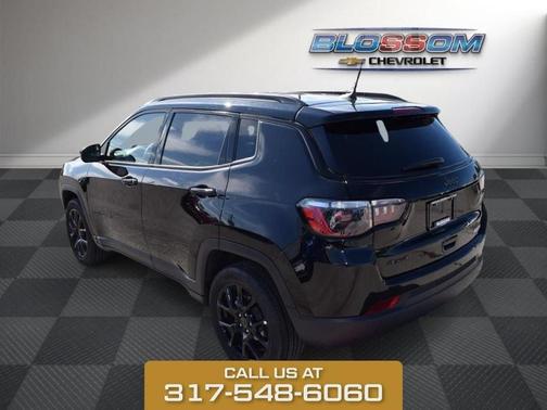 Diamond Black 2025 Jeep Compass Latitude