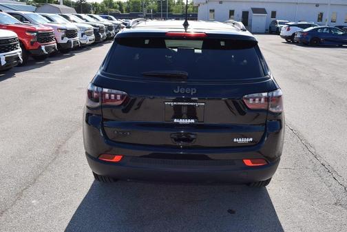 Diamond Black 2025 Jeep Compass Latitude
