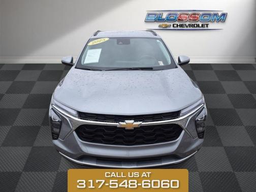 Sterling Gray Metallic 2025 Chevrolet Trax LT
