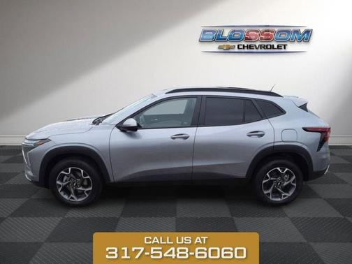 Sterling Gray Metallic 2025 Chevrolet Trax LT
