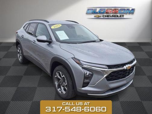 Sterling Gray Metallic 2025 Chevrolet Trax LT