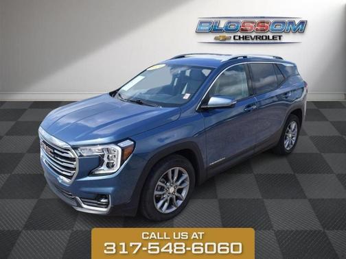 Metallic 2024 GMC Terrain SLT