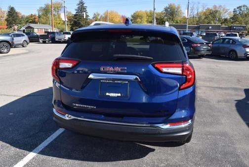 2023 GMC Terrain SLT