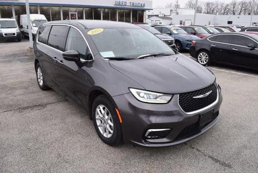 2023 Chrysler Pacifica Touring-L