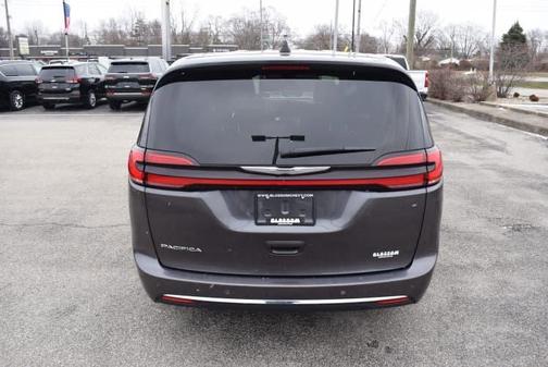 2023 Chrysler Pacifica Touring-L