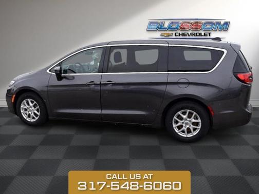 2023 Chrysler Pacifica Touring-L