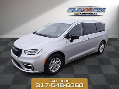 2024 Chrysler Pacifica Touring-L