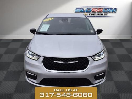 2024 Chrysler Pacifica Touring-L