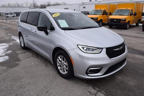 2024 Chrysler Pacifica Touring-L