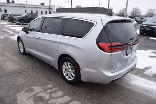 2024 Chrysler Pacifica Touring-L