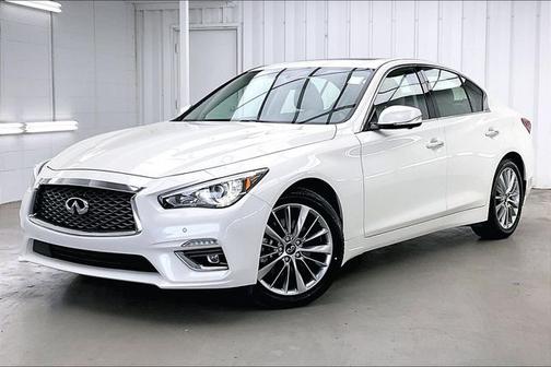 Majestic White 2023 INFINITI Q50 LUXE