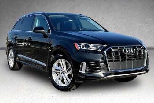 Mythos Black Metallic 2023 Audi Q7 55 Premium Plus