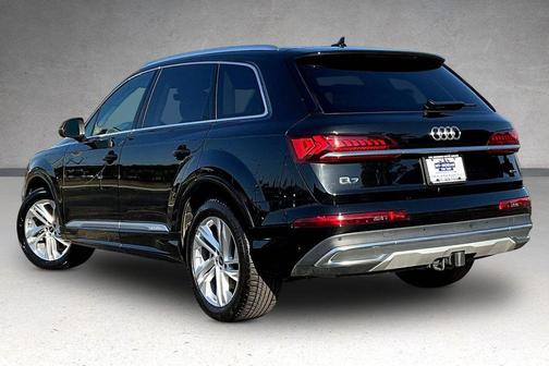 Mythos Black Metallic 2023 Audi Q7 55 Premium Plus