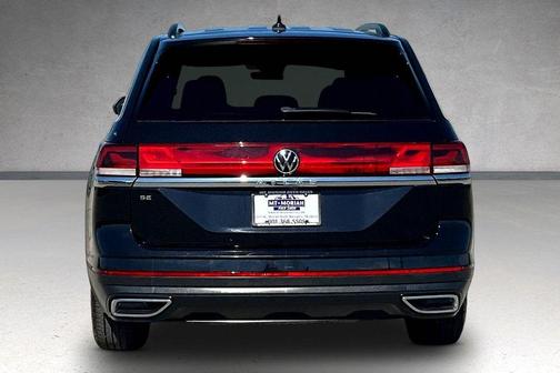 Deep Black Pearl Effect 2024 Volkswagen Atlas 2.0T SE