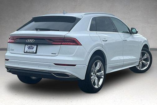 Glacier White Metallic 2023 Audi Q8 55 Premium
