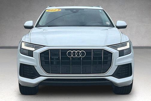 Glacier White Metallic 2023 Audi Q8 55 Premium