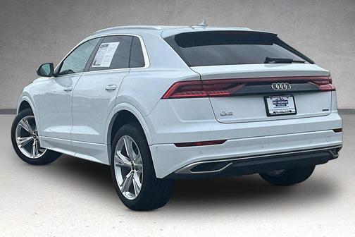 Glacier White Metallic 2023 Audi Q8 55 Premium
