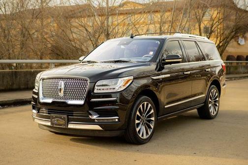 Photo 3 of 32 of 2018 Lincoln Navigator Select