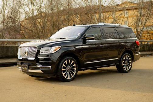 Photo 2 of 32 of 2018 Lincoln Navigator Select