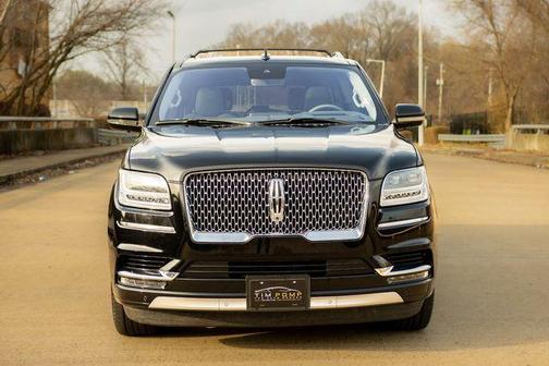 Photo 4 of 32 of 2018 Lincoln Navigator Select