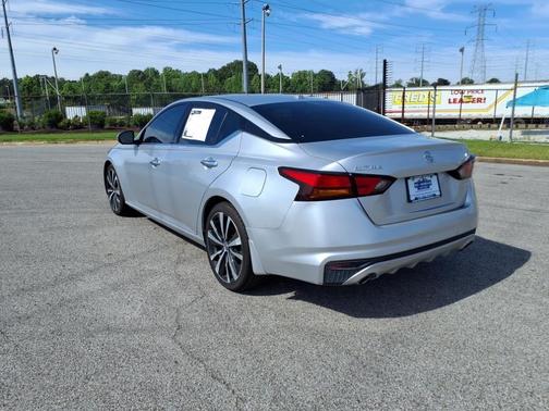 Brilliant Silver Metallic 2019 Nissan Altima 2.5 Platinum