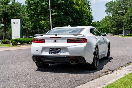 Summit White 2017 Chevrolet Camaro 2SS